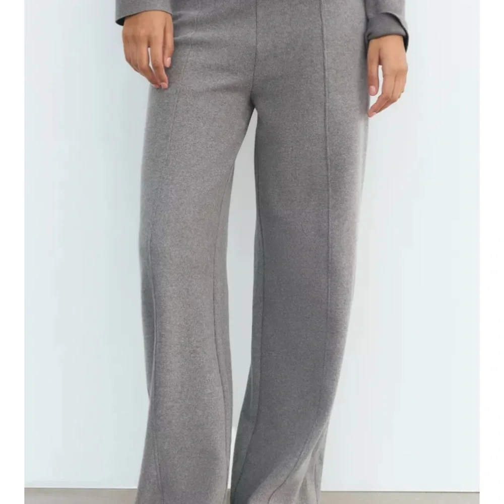 Soft Anthracite Grey Sweater - Picture 5 of 10